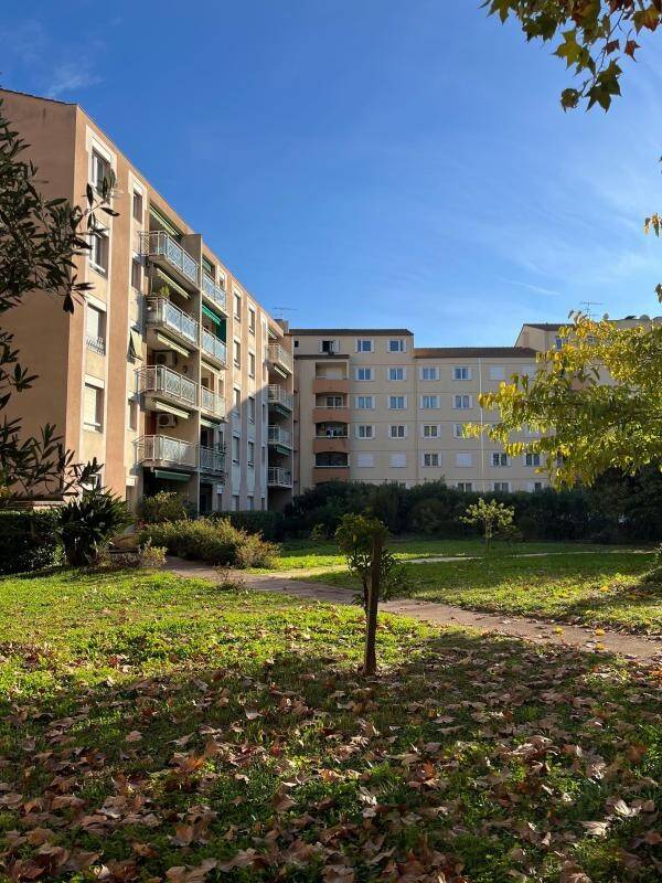 Maison à louer, 35m², HYERES