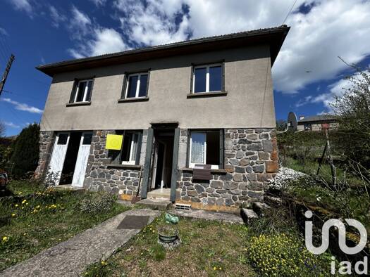 Maison à vendre 86 000 € 6 pièces 4 chambres 90 m² 549 m² de terrain Allanche 15160