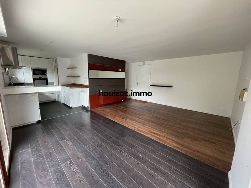 Maison à louer, 80m², LA CHAPELLE DES FOUGERETZ