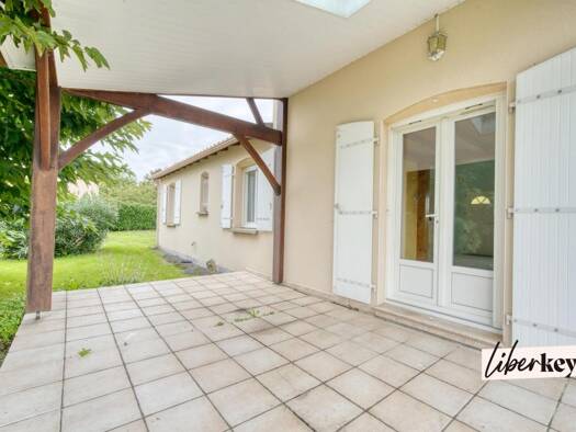 Maison de plain-pied à vendre 233 000 € 4 pièces 3 chambres 110 m² Berneuil 17460