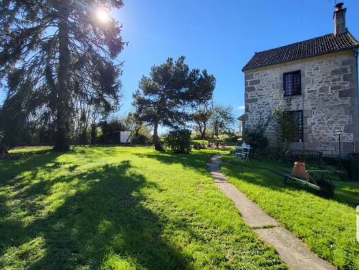 Maison à vendre 69 000 € 4 pièces 3 chambres 64 m² 1 355 m² de terrain Clugnat 23270