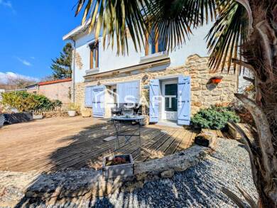 Maison à vendre 229 000 € 9 pièces 4 chambres 164 m² 993 m² de terrain Bois Francs-Le Parc-Le Poivre Saint-Vallier 71230