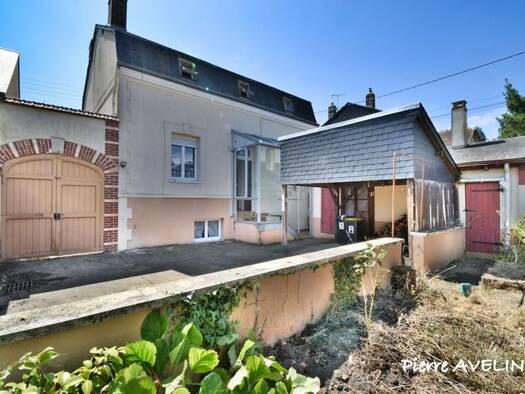 Maison à vendre 149 000 € 4 pièces 2 chambres 112 m² 566 m² de terrain La Bazoche-Gouet 28330