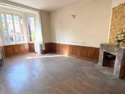 Maison de ville à vendre 325 000 € 8 pièces 5 chambres 154 m² 1 825 m² de terrain Val du Solvan Lons-le-Saunier 39000