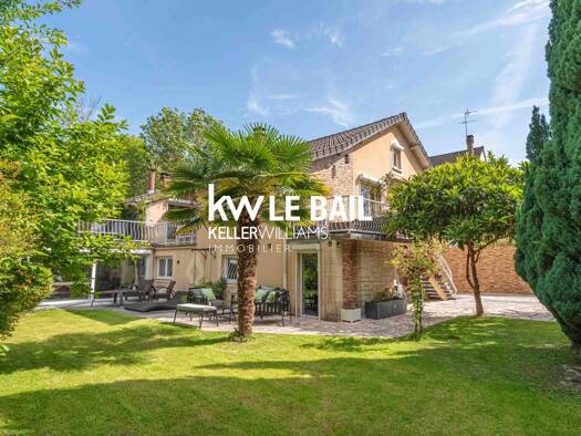 Villa à vendre 682 500 € 10 pièces 4 chambres 200 m² Maubuisson-Bourseaux-Saint Prix Saint-Ouen-l'Aumône 95310