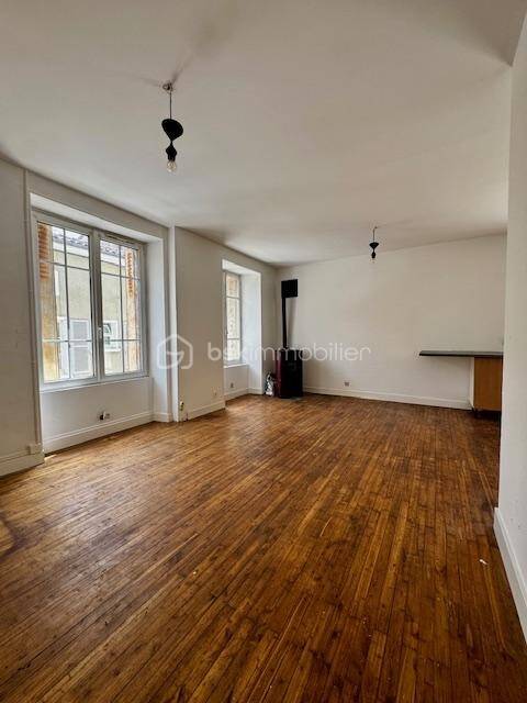 Maison à vendre, 175m², NANTEUIL EN VALLEE