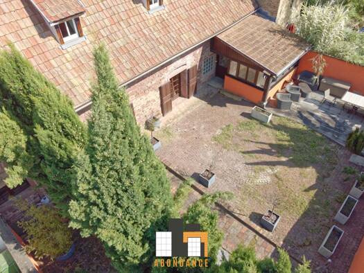 Maison à louer 3 538 € 6 pièces 3 chambres 295 m² 194 m² de terrain Mundolsheim 67450