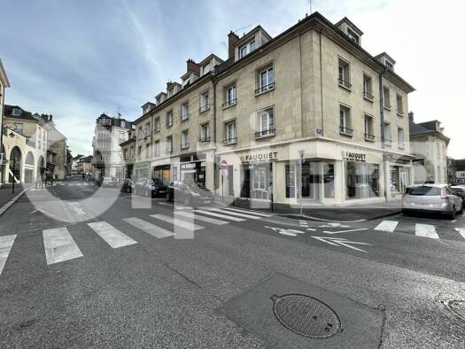 Local commercial à louer 1 650 € 60 m² de surface de vente Compiègne 60200