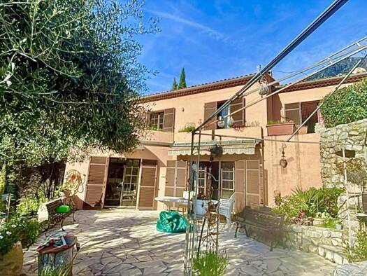 Maison à vendre 1 272 000 € 7 pièces 4 chambres 188 m² 3 000 m² de terrain Castellar 06500