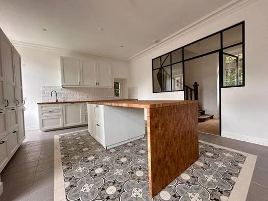 Maison à louer 1 695 € 6 pièces 3 chambres 115,2 m² Côte-Azalés-Beausoleil La Chapelle-sur-Erdre 44240