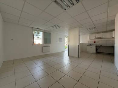 Local commercial à vendre 137 799 € 66,9 m² de surface de vente Saint-Nazaire 44600