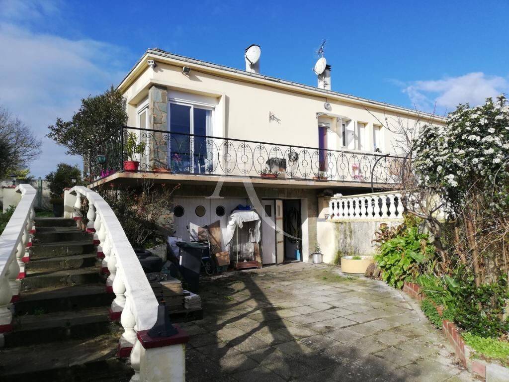 Maison à vendre, 125m², MOUTIERS LES MAUXFAITS