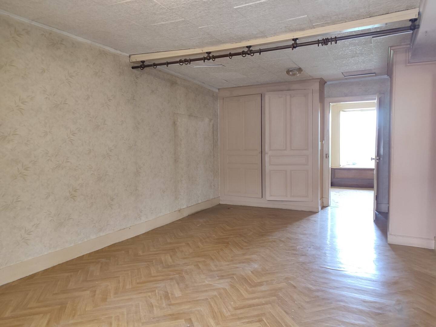 Maison à vendre, 257m², SAINT JULIEN SUR REYSSOUZE