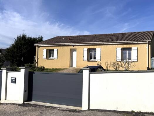 Maison de plain-pied à vendre 199 900 € 5 pièces 3 chambres 108 m² 675 m² de terrain Tournus 71700