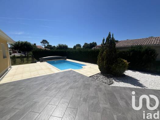 Maison de plain-pied à vendre 372 000 € 4 pièces 3 chambres 114 m² 642 m² de terrain Saint-Paul-en-Born 40200