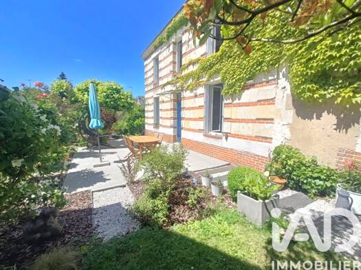 Maison de ville à vendre 229 500 € 6 pièces 4 chambres 139 m² 335 m² de terrain Loir en Vallée 72340