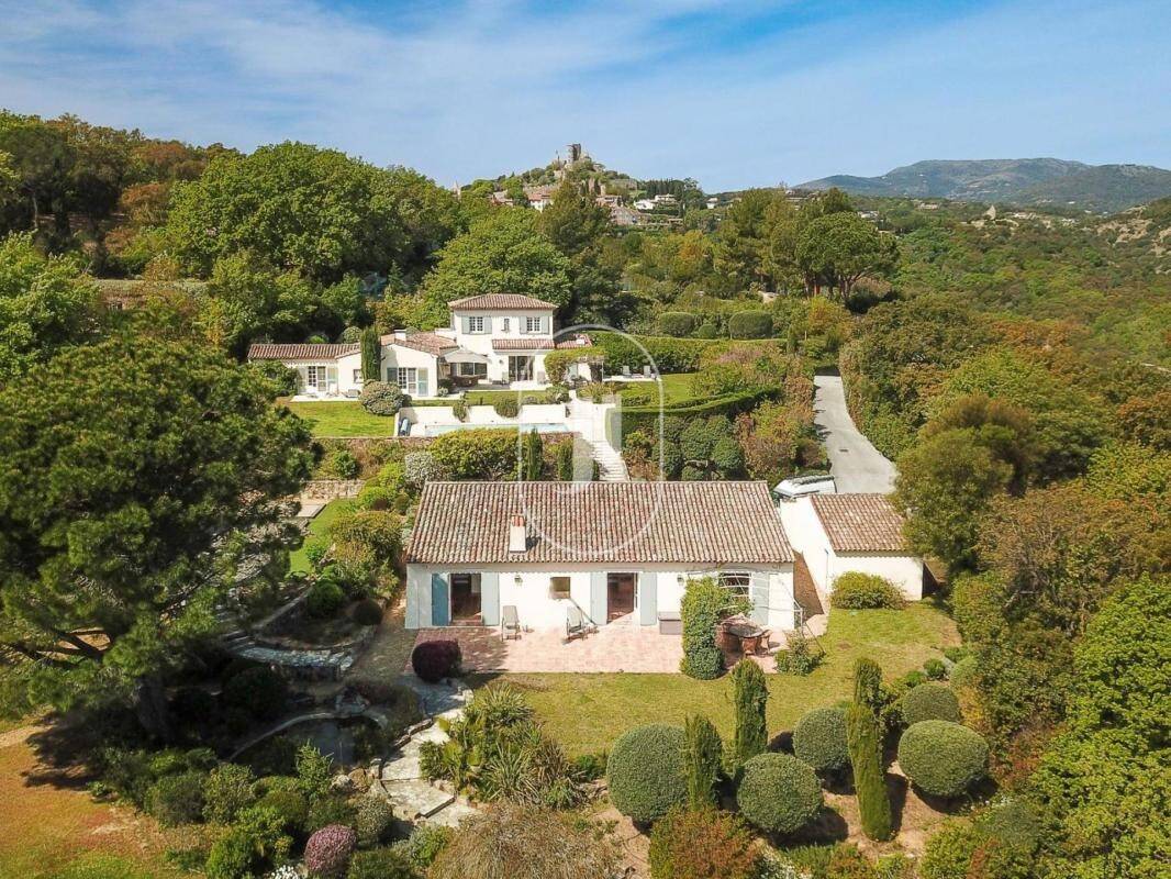 Maison à vendre, 360m², GRIMAUD