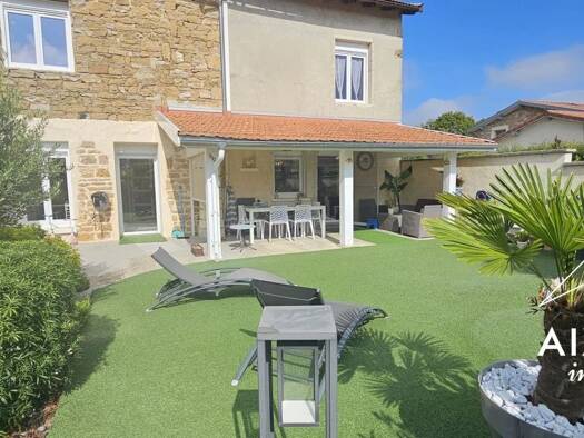 Maison à vendre 339 000 € 5 pièces 4 chambres 220 m² 150 m² de terrain Saint-Jean-le-Vieux 01640