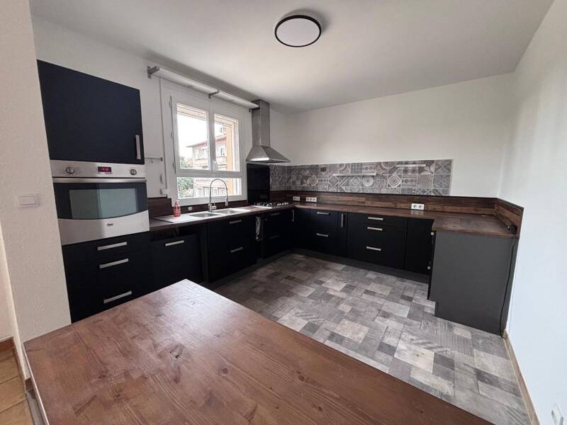 Maison à louer, 151m², AUBENAS