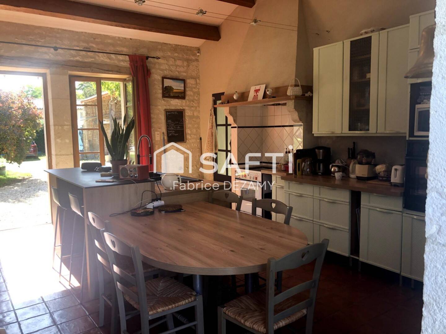 Maison à vendre, 305m², SAINTE GEMME LA PLAINE