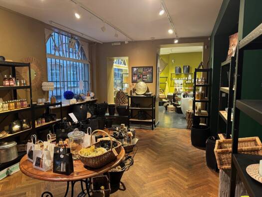 Local commercial avec bail commercial 855 € 74 m² de surface de vente Petite France Centre Strasbourg 67000