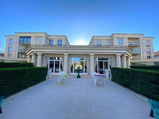 Duplex à louer 2 150 € 3 pièces 1 chambre 108 m² RDC Carrieres Bacquin Dijon 21000