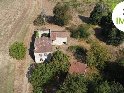 Ferme à vendre 75 000 € 1 pièce 1 chambre 280 m² 5 732 m² de terrain Layrac 47390