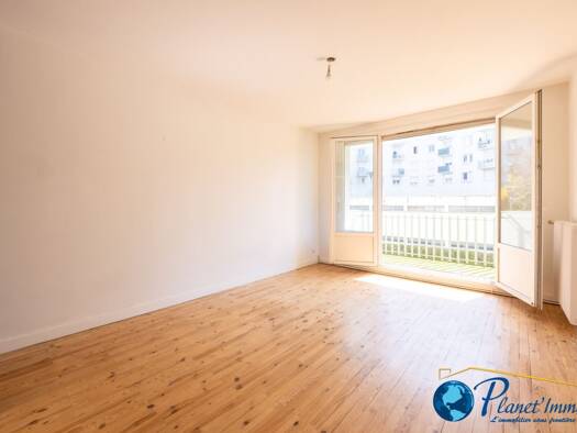 Appartement à vendre 65 000 € 3 pièces 2 chambres 65 m² Étage 2/6 Saint-Étienne 42100