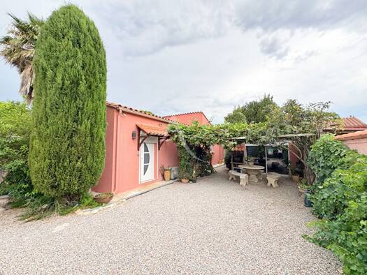 Maison de plain-pied à vendre 399 000 € 5 pièces 3 chambres 116 m² 851 m² de terrain Centre Ville Thuir 66300