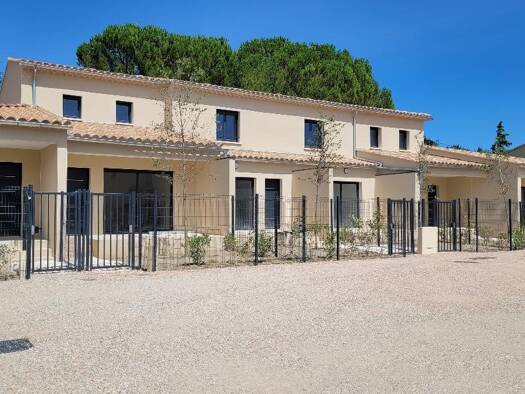 Maison à louer 1 050 € 3 pièces 2 chambres 69 m² Gironde-Cabrieres-Boisfeuillet-Lampourde Orange 84100