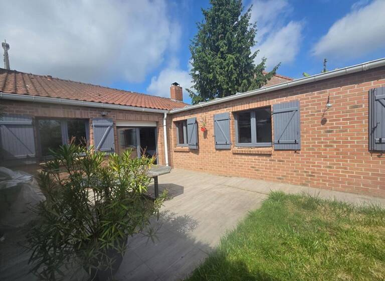 Maison de plain-pied à vendre 351 750 € 4 pièces 3<br/>chambres 110 m²<br/>superficie 356 m²<br/>terrain Centre Leers 59115