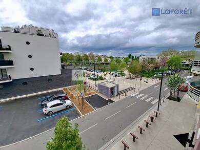 Appartement à vendre 239 500 € 3 pièces 2 chambres 63 m² Étage 2/3 Saint Thibault des Vignes 77400