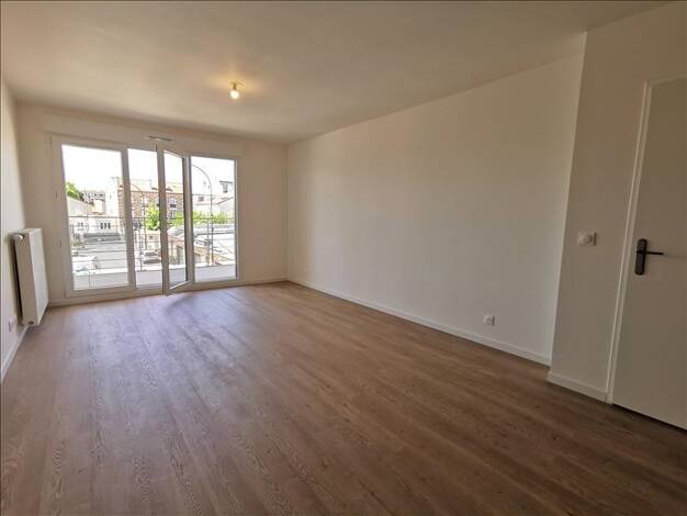 Appartement à louer 1 400 € 3 pièces 2 chambres 61 m² 2ème étage Marne Neuilly-Plaisance 93360
