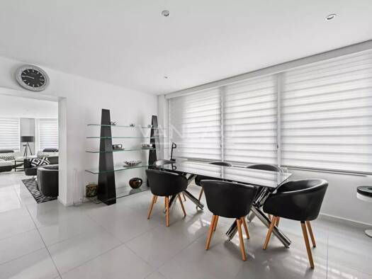 Appartement à vendre 1 599 000 € 7 pièces 5 chambres 145 m² RDC/3 Violet Commerce Paris 15ème arrondissement 75015