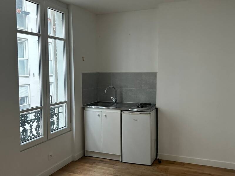 Maison à louer, 17m², PARIS 18E