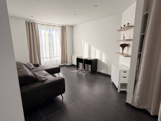 Appartement à vendre 136 000 € 2 pièces 1 chambre 39 m² Étage 2/2 Tilleuls-Champagne Savigny-sur-Orge 91600