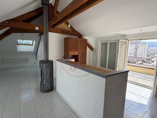 Appartement à vendre 319 000 € 7 pièces 4 chambres 136 m² Étage 2/2 Pontarlier 25300