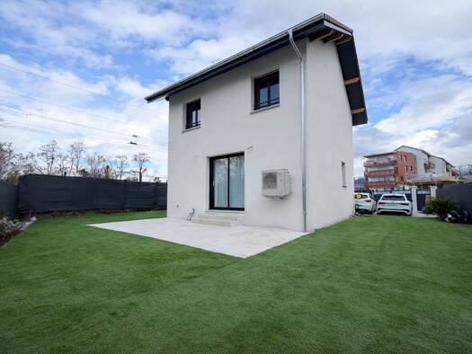 Maison à vendre 549 000 € 5 pièces 4 chambres 95,7 m² 461 m² de terrain Ville-la-Grand 74100