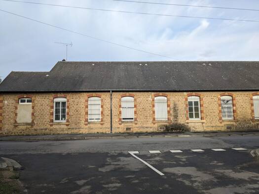 Immeuble à vendre 395 000 € 468 m² Centre Sedan 08200