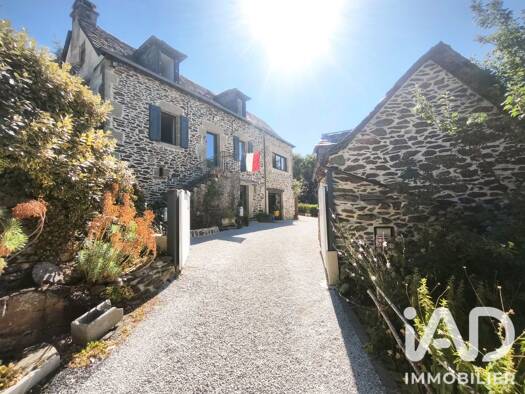 Maison à vendre 283 000 € 7 pièces 3 chambres 110 m² 5 683 m² de terrain Castelnau-de-Mandailles 12500