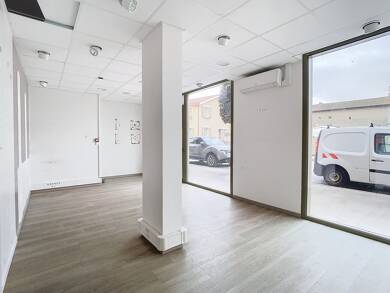 Local commercial à louer 1 398 € 65,4 m² de surface de vente Centre Miribel 01700
