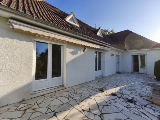 Maison de plain-pied à vendre 410 000 € 5 pièces 3 chambres 138 m² 3 558 m² de terrain Milly la Foret 91490