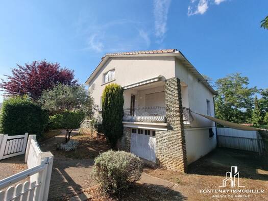 Maison à vendre 252 600 € 9 pièces 5 chambres 148,43 m² 788 m² de terrain Fontenay-le-Comte 85200