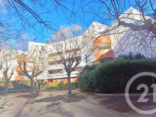 Appartement à louer 1 200 € 3 pièces 2 chambres 66 m² Étage 2/2 Plan-de-Cuques 13380