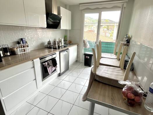 Appartement à vendre 60 000 € 4 pièces 3 chambres 76 m² Étage 5/6 La Ricamarie 42150