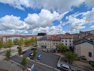 Appartement à vendre 149 000 € 1 pièce 2 chambres 93 m² Étage 3/1 Sud Yssingeaux 43200