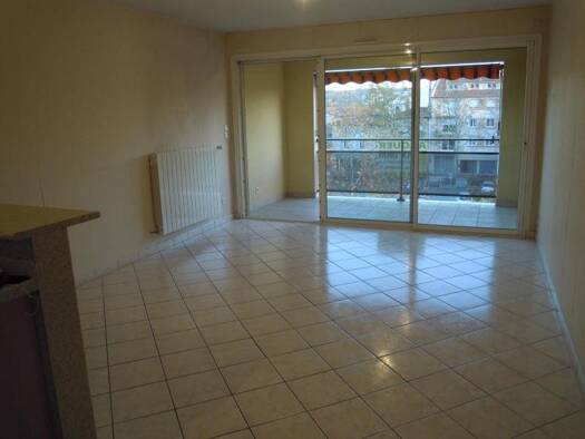 Appartement à louer 760 € 3 pièces 2 chambres 74 m² Étage 3/4 Ouest Le Péage-de-Roussillon 38550