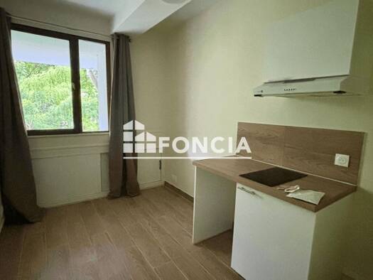 Appartement à louer - logement étudiant 490 € 1 pièce 9 m² 1er étage Auteuil Nord Paris 16ème arrondissement 75016