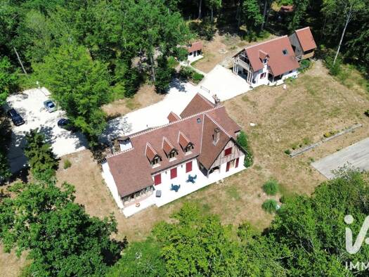 Demeure à vendre 1 187 000 € 12 pièces 5 chambres 386 m² 33 400 m² de terrain Mont-près-Chambord 41250