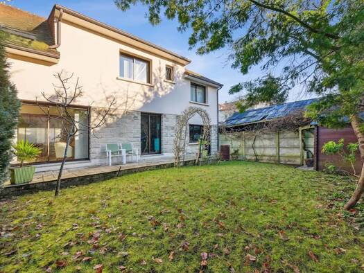 Maison à vendre 645 000 € 6 pièces 3 chambres 179 m² 356 m² de terrain Stade Les Pavillons sous Bois 93320